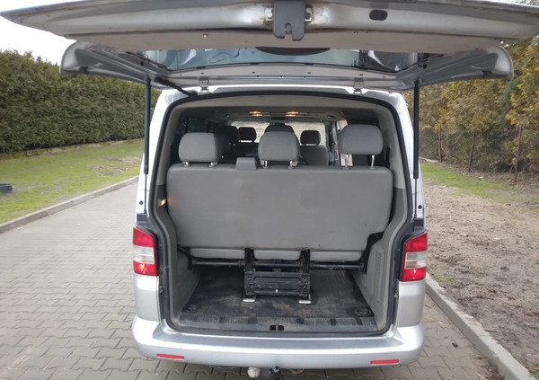 Volkswagen Caravelle cena 36900 przebieg: 296000, rok produkcji 2004 z Działoszyn małe 254